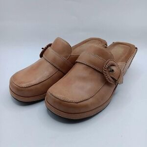 Bass Clover Shoes Womens Size 8M Tan Leather Slip On Clogs Heels Comfort Buckle